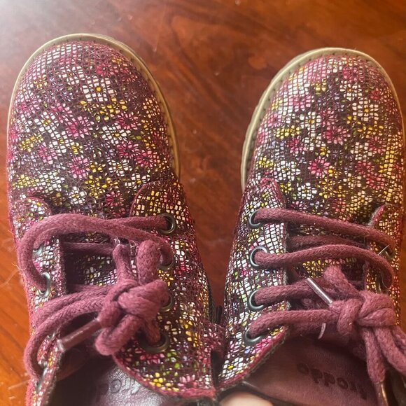 Frodo Floral Patterned Ankle Boots With Side Zipper Closure- Size 25 (8.5) - Picture 11 of 11